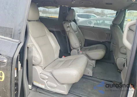 2015 Toyota Sienna Xle z USA, uszkodzony, nr VIN 5TDYK3DC9FS675192